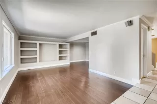 Photo #5: 2306311 Listing