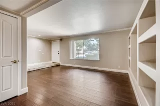 Photo #6: 2306311 Listing