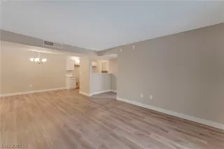 Photo #3: 2306346 Listing