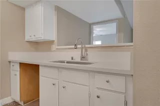 Photo #6: 2306346 Listing