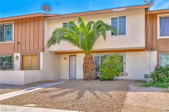 MLS: 2306405 Condo For Sale