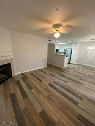 Photo #2: 2306419 Listing 