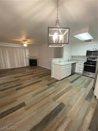 Photo #3: 2306419 Listing 