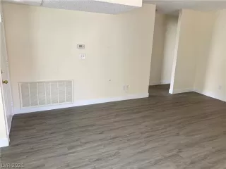 Photo #2: 2306431 Listing 