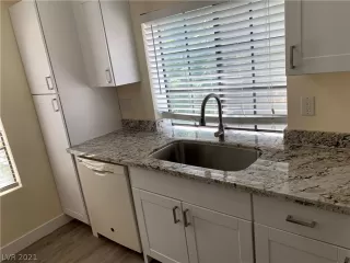 Photo #6: 2306431 Listing 