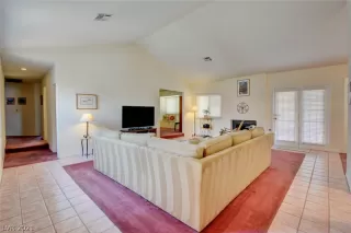 Photo #5: 2306434 Listing