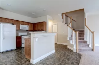 Photo #3: 2306437 Listing