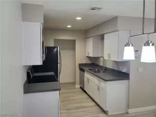 Photo #1: 2306444 Listing 