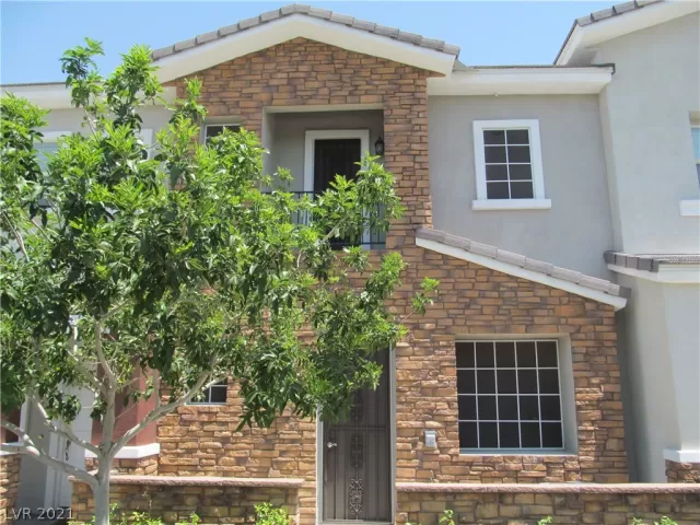 MLS: 2306466 Condo For Sale