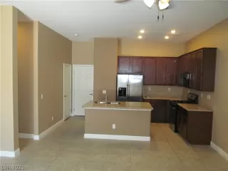 Photo #3: 2306466 Listing 