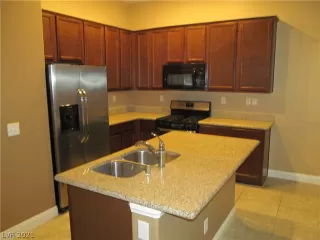 Photo #5: 2306466 Listing 