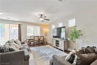 Photo #3: 2306516 Listing