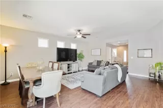 Photo #5: 2306516 Listing