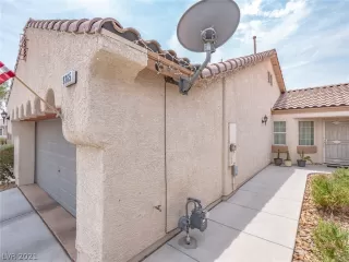 Photo #2: 2306545 Listing