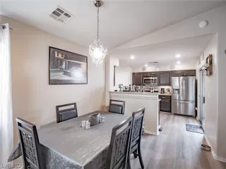 Photo #6: 2306545 Listing