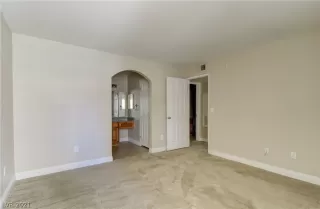 Photo #5: 2306568 Listing 