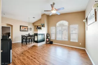 Photo #4: 2306596 Listing