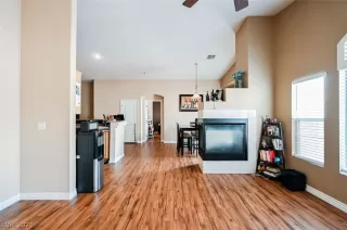 Photo #5: 2306596 Listing