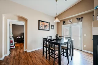 Photo #6: 2306596 Listing