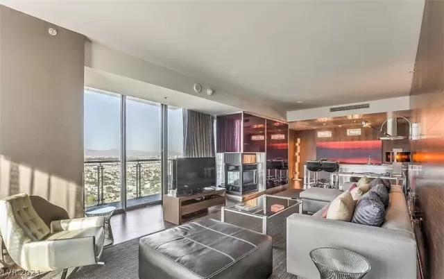 MLS: 2306622 Condo For Sale