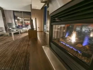 Photo #4: 2306622 Listing