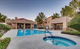 Photo #3: 2306638 Listing