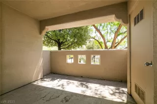 Photo #5: 2306638 Listing