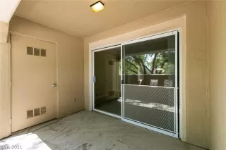 Photo #6: 2306638 Listing