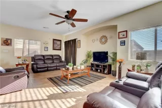 Photo #5: 2306641 Listing