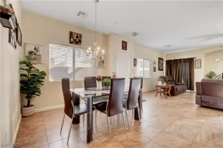 Photo #6: 2306641 Listing