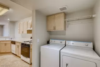 Photo #4: 2306643 Listing