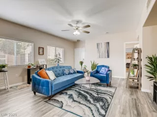 Photo #3: 2306664 Listing