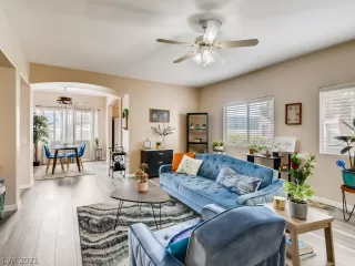 Photo #6: 2306664 Listing