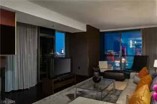 Photo #3: 2306679 Listing