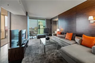 Photo #4: 2306679 Listing