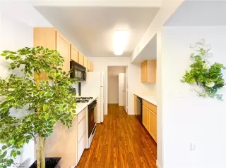 Photo #4: 2306716 Listing 