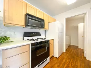 Photo #5: 2306716 Listing 