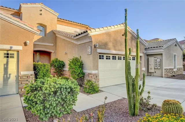 MLS: 2306718 Condo For Sale