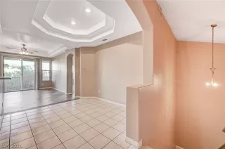 Photo #5: 2306718 Listing