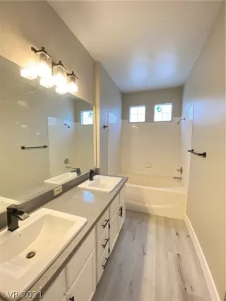 Photo #2: 2306727 Listing