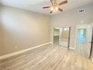 Photo #3: 2306727 Listing