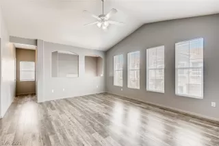 Photo #6: 2306752 Listing