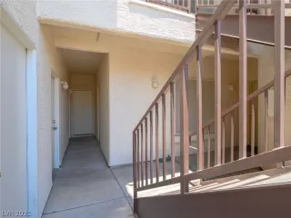 Photo #3: 2306780 Listing