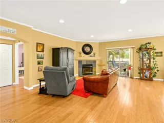 Photo #5: 2306780 Listing