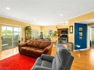 Photo #6: 2306780 Listing