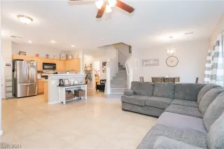 Photo #5: 2306784 Listing