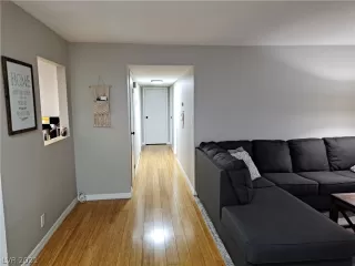 Photo #4: 2306788 Listing