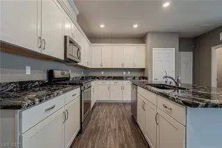 Photo #1: 2306845 Listing 