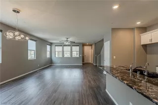Photo #2: 2306845 Listing 
