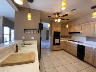 Photo #2: 2306868 Listing